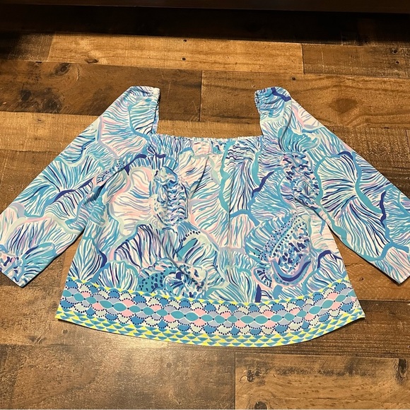 Lilly Pulitzer Lizzie Top Bermuda Blue Fishful Thinking - Picture 2 of 6